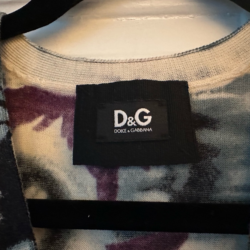 Like new Dolce & Gabbana virgin wool sweater - Picture 2 of 6